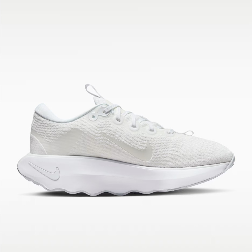 Brand New Nike Motiva “Pure Platinum” Women's Walking Shoes DV1238-106 - Picture 4 of 10